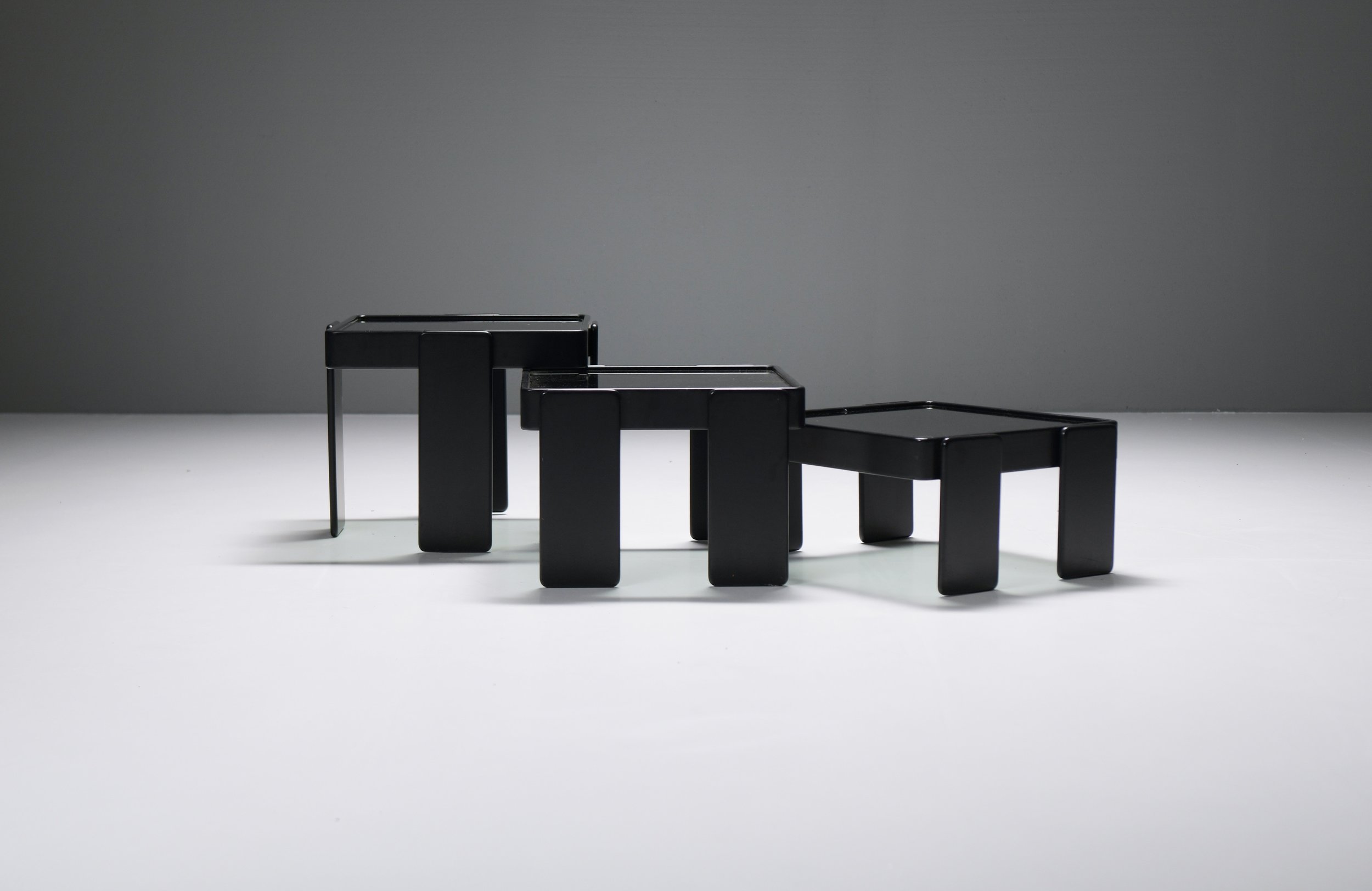 Nesting tables 780 - Vico Magistretti - Cassina by Aera-lab Nesting tables 780 - Vico Magistretti - Cassina by Aera-lab